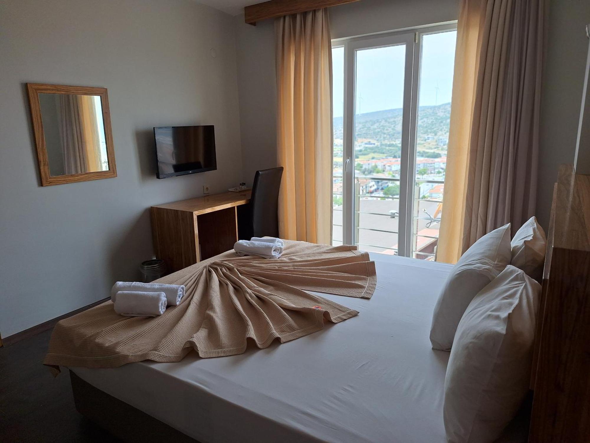 My Solmaz Hotel Cesme Bagian luar foto