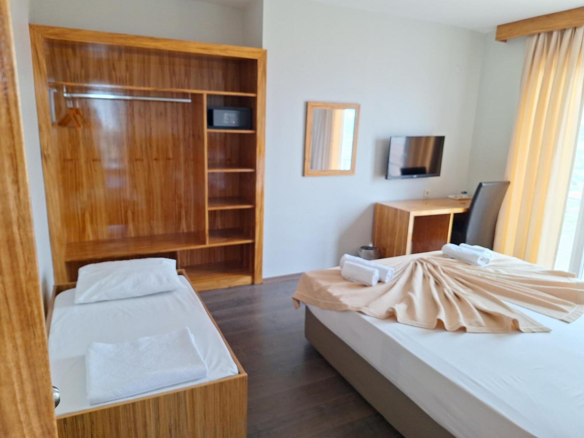 My Solmaz Hotel Cesme Bagian luar foto
