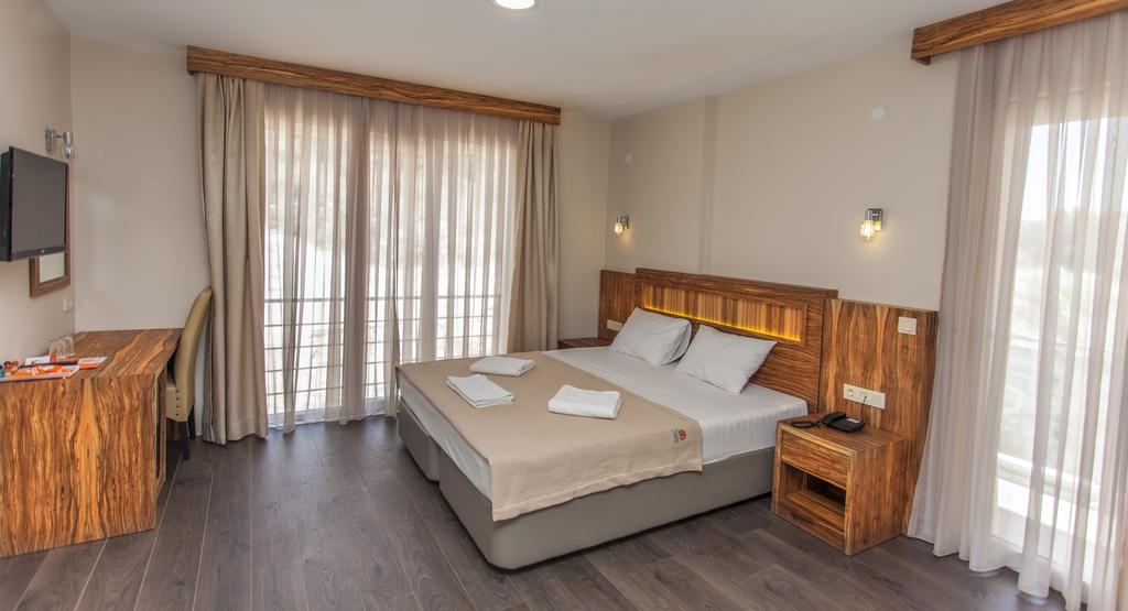 My Solmaz Hotel Cesme Bagian luar foto